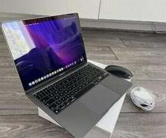 Apple MacBook Air 13" (256GB SSD, M1, 8GB) - Lagos